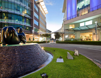 Close up picture of the round about close to our location in Escazu